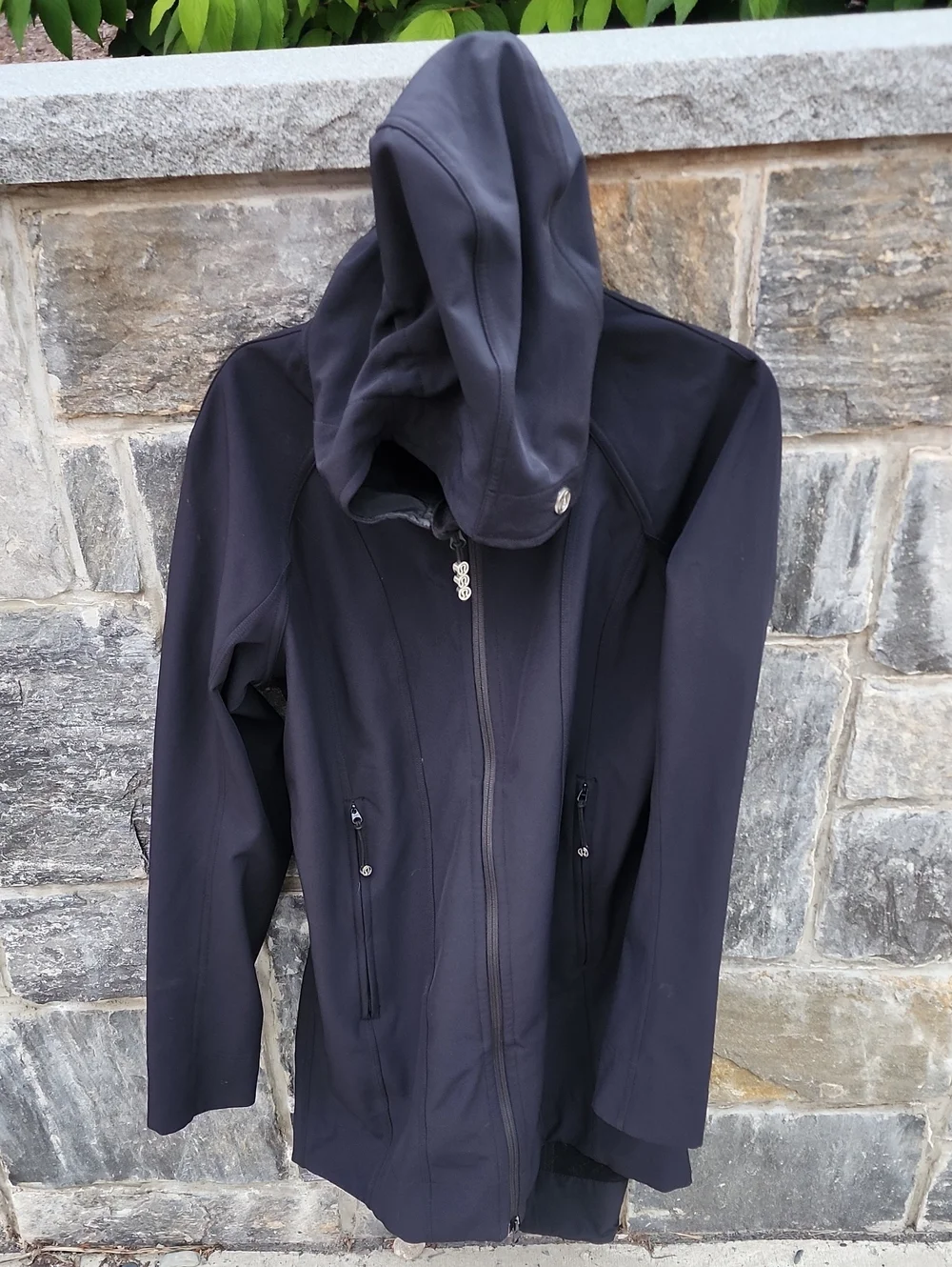 Lululemon Women’s Black Hooded Softshell Jacket size 8